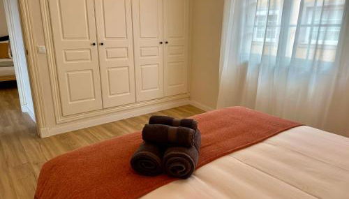 CocoHomes Apartamento dos dormitorios La Sabina - Foto 3, towels, wardrobe