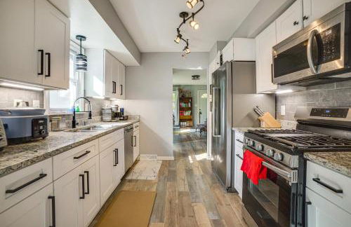 Peaceful Retreat with Yard 2 Mi to Pewaukee Lake! - Foto 9