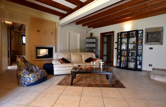 Flat in Villa, With Garden, Barbecue - Photo 15