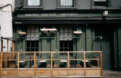 Converted Bar & Chinese Takeaway - Foto 5