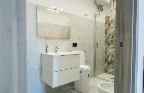 Chloe Rooms - Photo 17