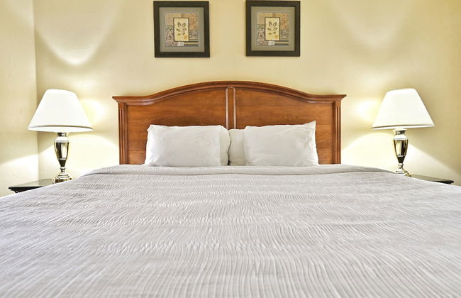 Four Seasons Island Resort - Photo 14