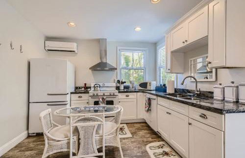 Nini's Cottage - Family-Friendly Pool Days and Cabana Nights Await - Foto 16