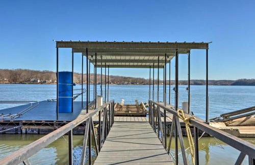 House with Deck Overlooking Lake of the Ozarks! - Foto 25