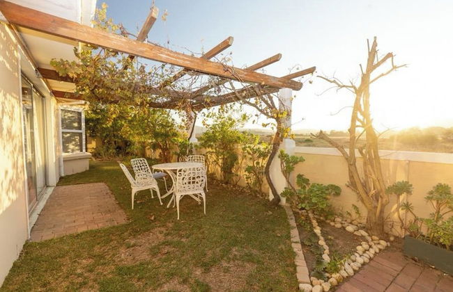 3 Bedroom Part House in the Scenic Durbanville Wine Lands Area, Holiday Facility - Photo 15