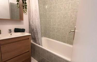 Villa Tia - Maisonnette - 2 chb - 2 sdb - piscines - bord de lac - Foto 8