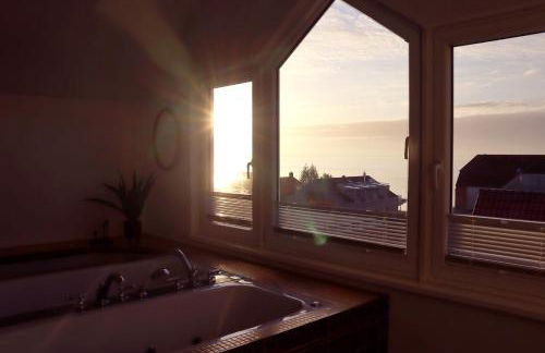 Große Penthouse Ferienwohnung mit Meerblick, Sonnenterrasse & Luxusbad von "Momentic" - Foto 26