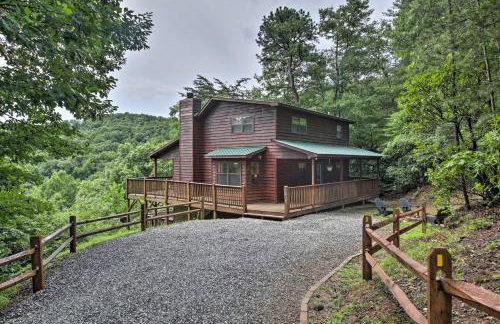 Rustic Young Harris Cabin with Fire Pit and Views - Foto 2