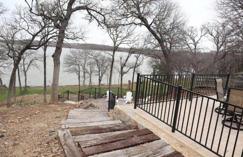 Serene Lakefront Retreat with Scenic Views - Foto 51