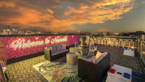 Luxury Retreat: Rooftop Hot Tub Double Deck & Game Room - Foto 5