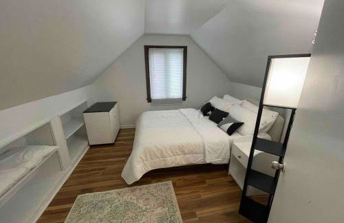 Cozy Home near O HARE fast internet 6 cars parking space - Foto 60