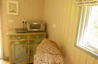 The Organic Cotswolds Shepherds Hut - Photo 11