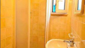 Camping Bella Italia Apartments Lavanda - Lake Garda 22081 - Photo 5, Shower