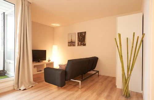 Gemütliches und helles Studio Apartment mit Balkon, Badewanne, WLAN, Parkplatz - Foto 3