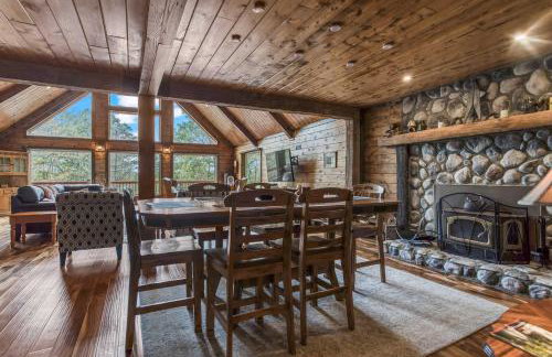 Mountain retreat w 2 fireplaces & lake - Foto 16