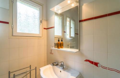 Villa in Hyères near Beach & Pool - Foto 22