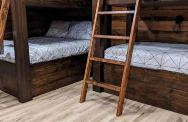 Lofted Pines Fun Family Friendly Cabin - Foto 29