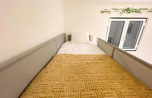 Entire 2 Bedroom Family Friendly House in Belem Lisbon 3 to 5 Guests - Photo 12