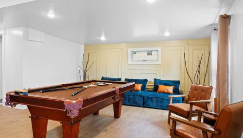 Modern Mountain Escape Sleeps Large Groups - Foto 4