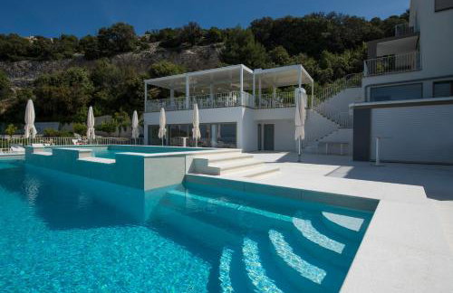 Zlatni Zalaz,Apartments,Supetarska Draga - Foto 4