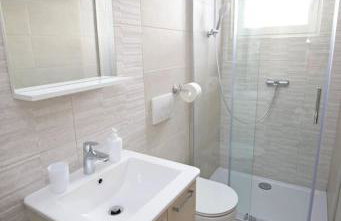 Modern Guest House Rak with beautiful pool - Photo 36