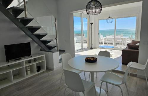 FANTÁSTICO DÚPLEX CON VISTAS IMPRESIONANTES AL MAR - Photo 1