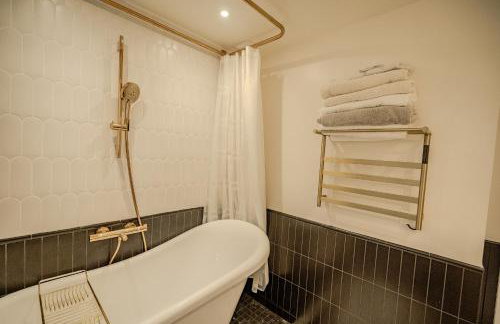 Apartment with Eiffel Tower view - Photo 4