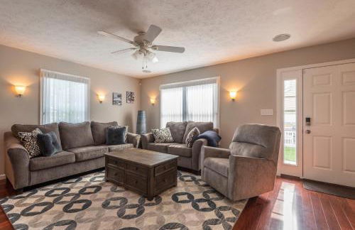 Hoosier Happiness Townhouse - 2 King Size Bedroom Suites - Foto 4