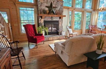 River Bend Escape by Leavetown Vacations - Foto 1