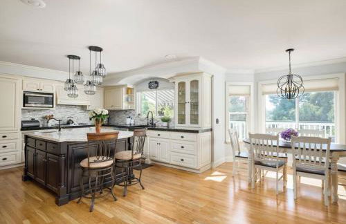 Luxury 5br 3 5ba w Pool & Hot Tub - Photo 40