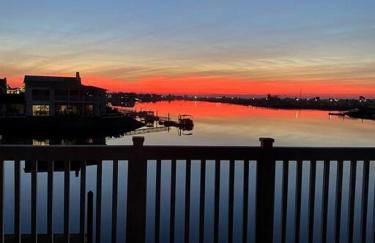 Waterfront Resort Style Villa - 5 min to fastwater - Foto 45