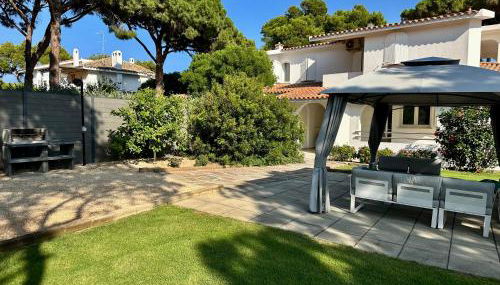 Villa Beachfront Marina - Foto 2