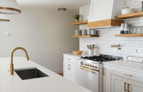 Lake View Modern Farmhouse Hot Tub 2 Suites - Foto 14