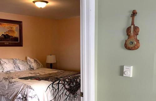 Peaceful Vacation Getaway, Private Yard, Hot Tub, 360 Views, Cozy Cottage in the heart of the Bitterroot Valley, Sage Cottage 406 - Foto 10