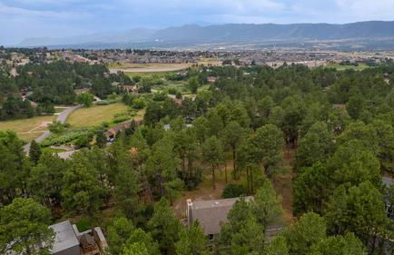 Spacious Comfort in Scenic Monument - Foto 66