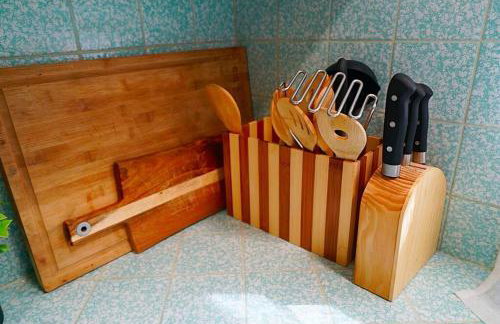 Beautiful Renovated Cozy Forest Home with Hot Tub in Crestline - Foto 21