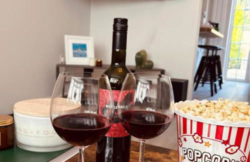 Modern Coastal Retreat, HotTub, Fire Pit, Pets welcome - Photo 5