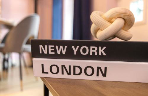 Stylish central location 3 bedroom house - Photo 15