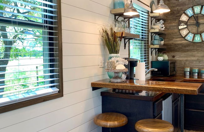 The Shoreline Container Tiny Home 12 min to Magnolia Baylor - Foto 6