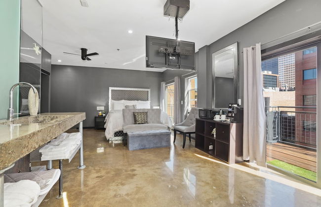 Outstanding En Suite Studio - Photo 17