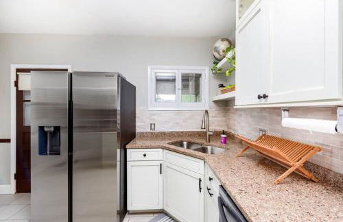 Cozy Family Cottage - Historic Top of The Hill - Foto 17