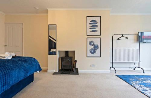 Stylish 4-Bed City Apartment, Sleeps 6, Ample Parking & Free Wi-Fi - Foto 14