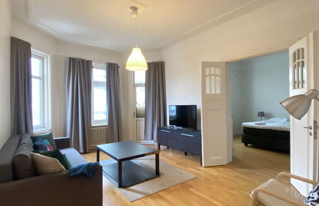 Luxury Apartment in City Centre - Photo 2