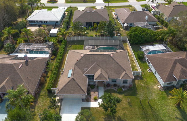 Sunrise Retreat by Distinctive Beach Rentals - Photo 9