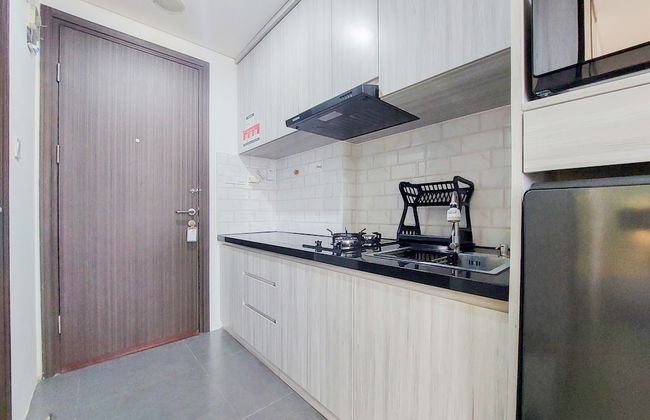 Best Homey And Nice Studio At Bintaro Icon Apartment - Foto 6