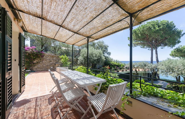 JOIVY Villa W/Superb View And Private Garden In Mulinetti - Photo 23