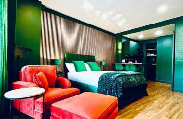 The Green Room - Photo 19