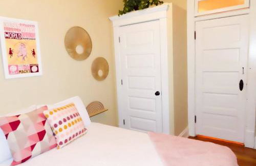 The Nook on Neil Walkable 3BR - Foto 16