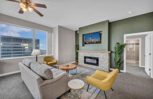 Luxury 21st Floor Penthouse | Great Downtown VIEWS - Photo 1