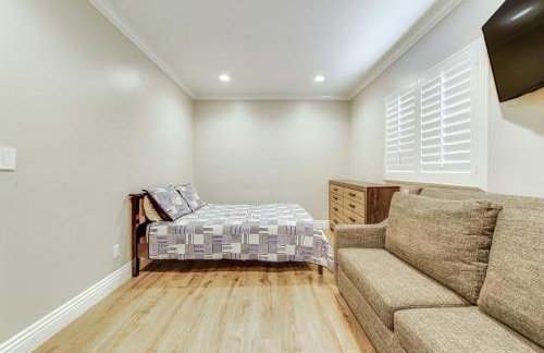 Game Room, Pool! Family Home 25 Mi to Disneyland - Foto 17